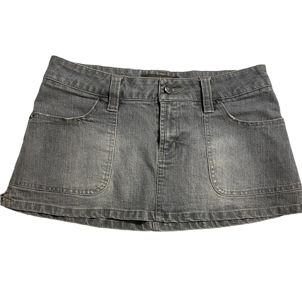 Y2k Grayish / tan stitching
denim mini skirt with pocket button.
